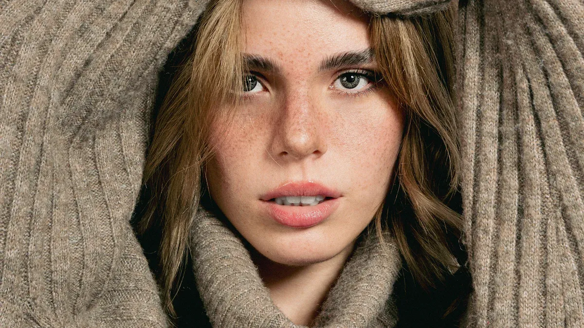 Top Custom Cable Knit Hoodie Trends in Streetwear for 2025