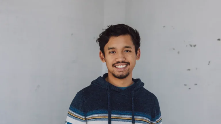 what is native american sweater mens called​