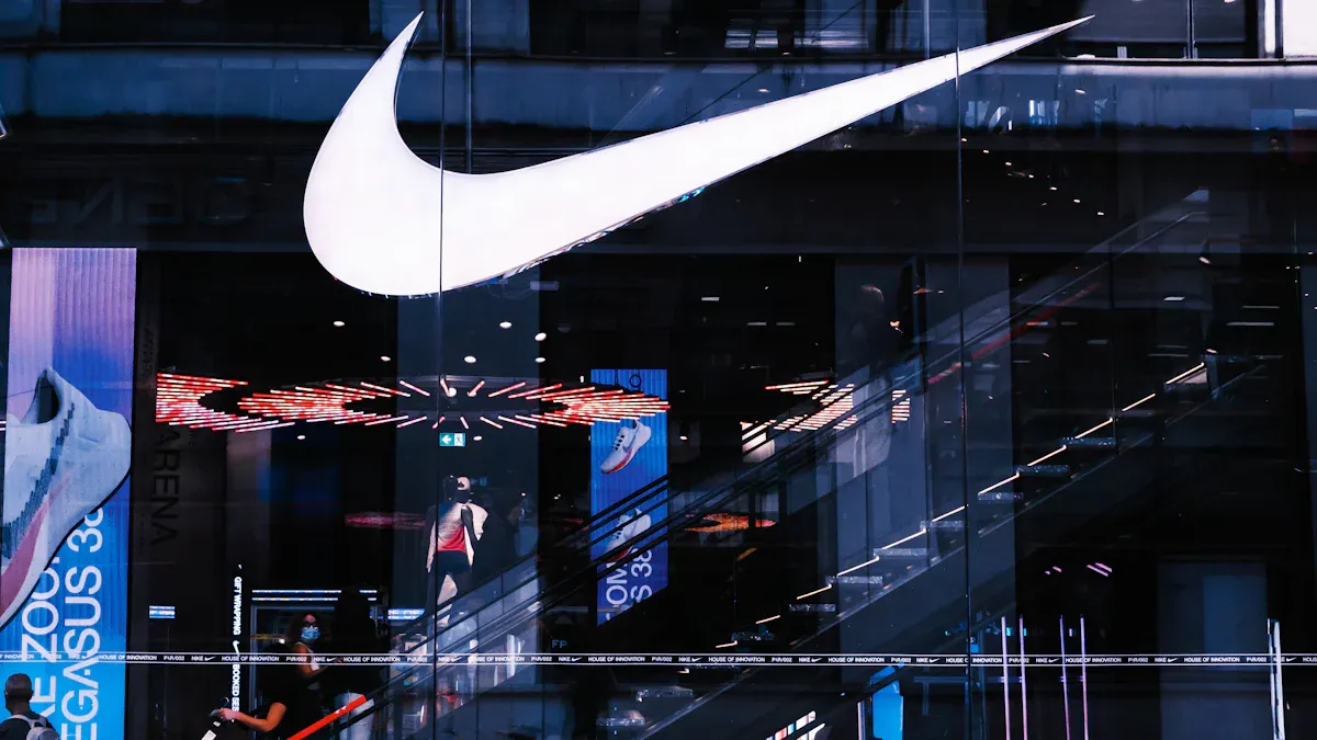 Inside DFYNE: Activewear Innovation, Style Trends, and How to Manufacture Similar Performance Apparel