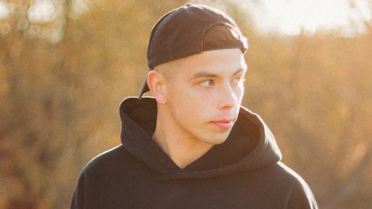 A Guide to Styling Crew Neck, Round Neck, V-Neck, and Hoodie Sweaters