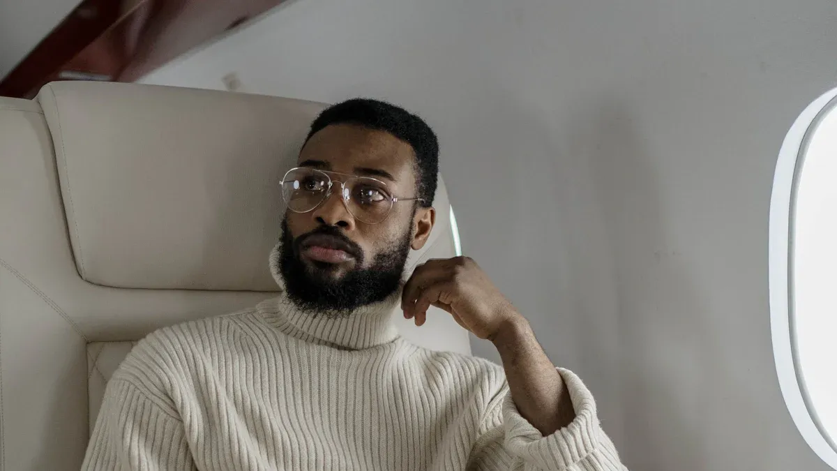 Cashmere vs Merino Wool: The Ultimate Guide to Luxury Knitwear for Men (Jumpers, Hoodies & More)