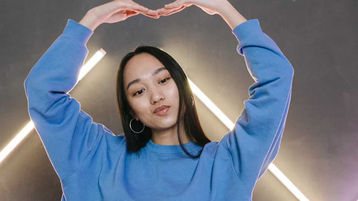 How to Design a Cropped Knit Sweater for Production in 2025