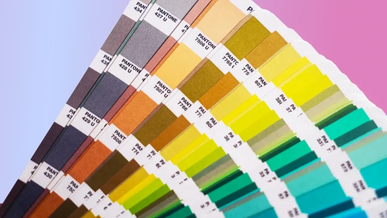 How to Ensure Knitwear Color Consistency in Bulk Orders