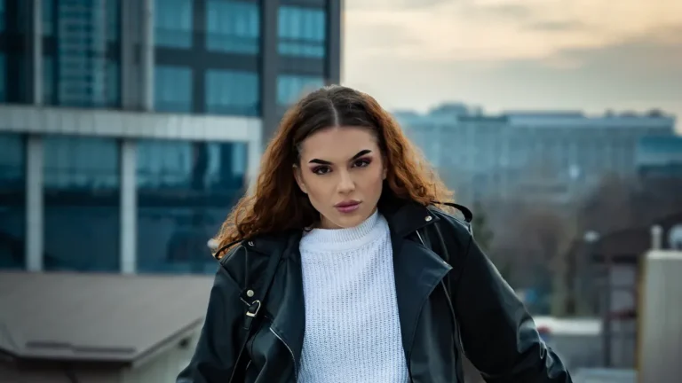 How to Dress 80s with Normal Clothes for Everyday Style