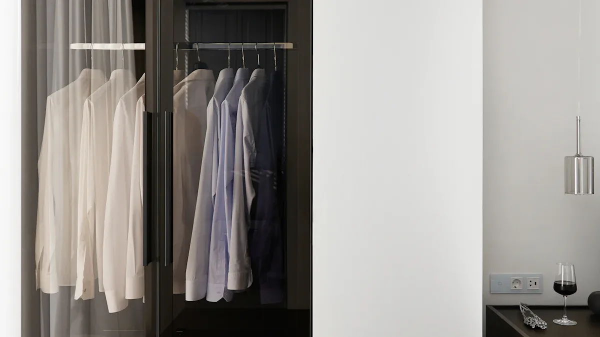 How We Chose the Best Minimalist Brands