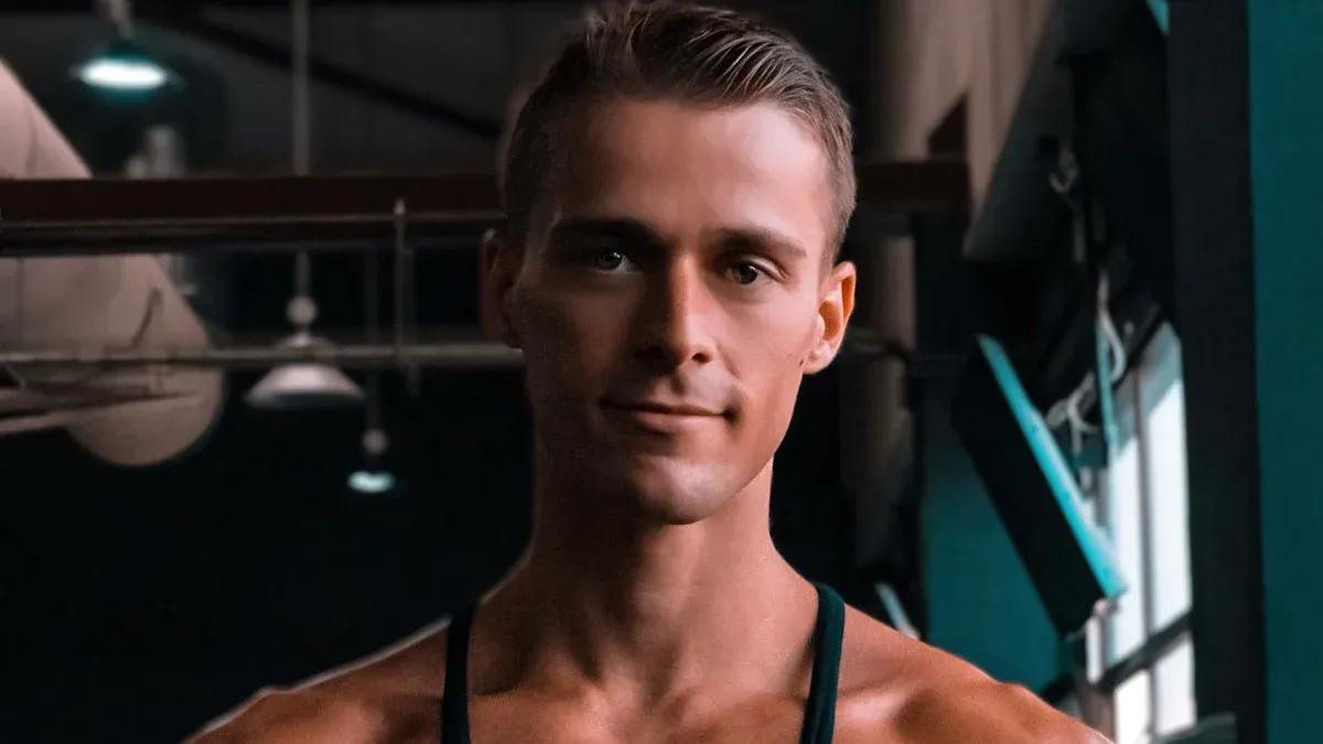 How to Choose and Wear Tank Tops