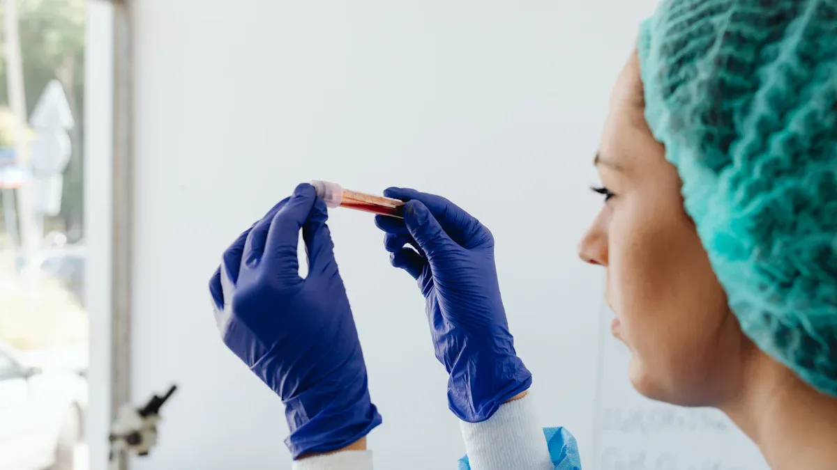 How Do You Test Yarn Colorfastness?