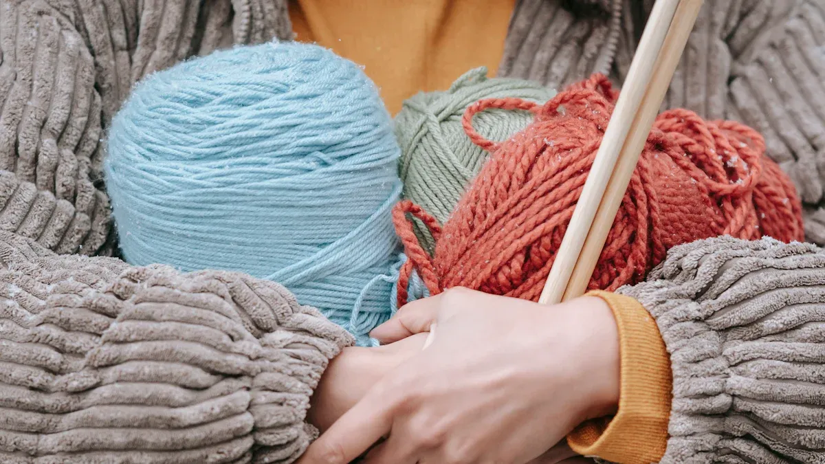 Design Versatility in Lightweight vs Chunky Yarn for Custom Collections