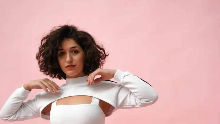 What is a mini skirt and why it stands out