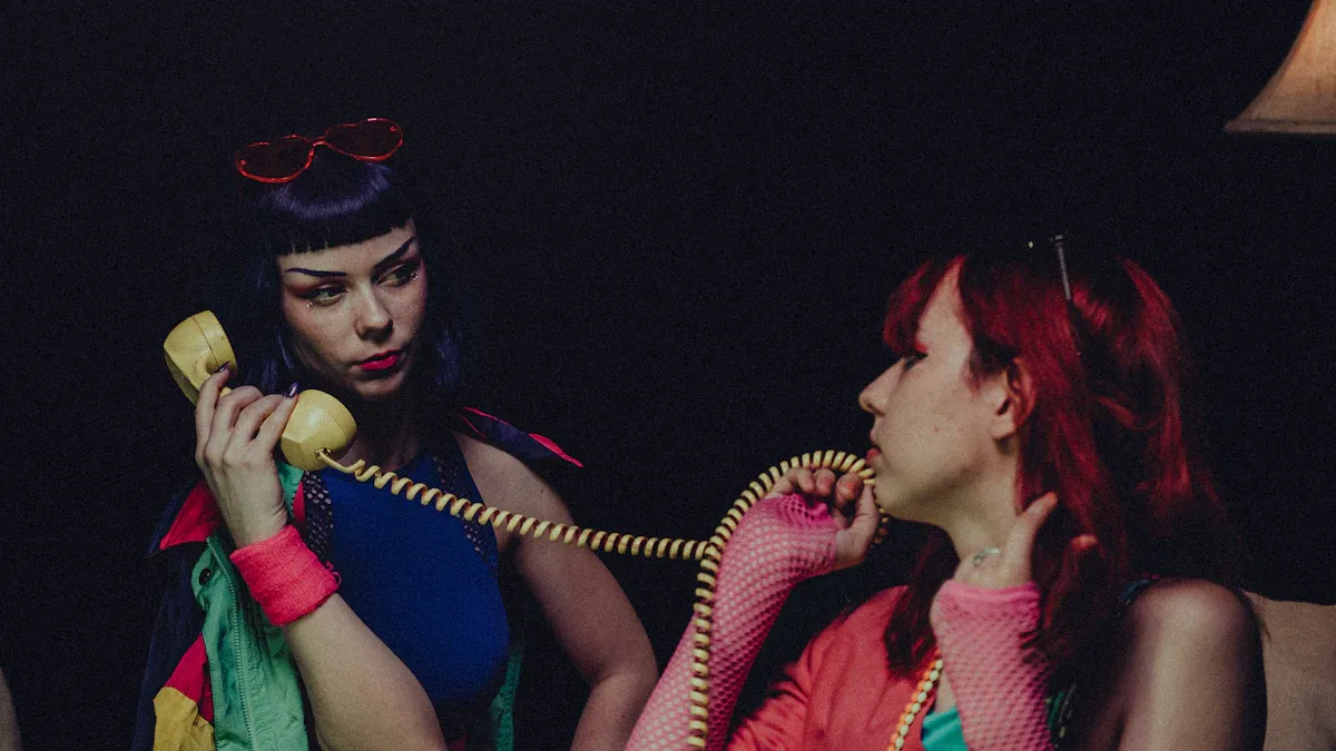 Quick 80s Hair & Makeup Tips