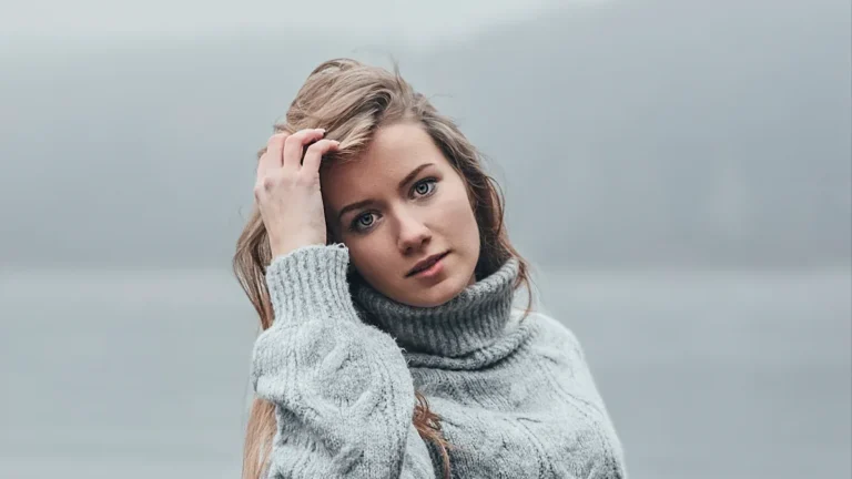 Top 10 Women'
                style=